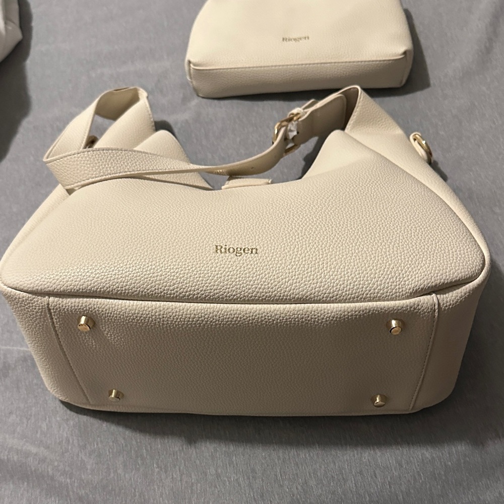 Elegant Cream Shoulder Bag Set - Picture 6 of 6